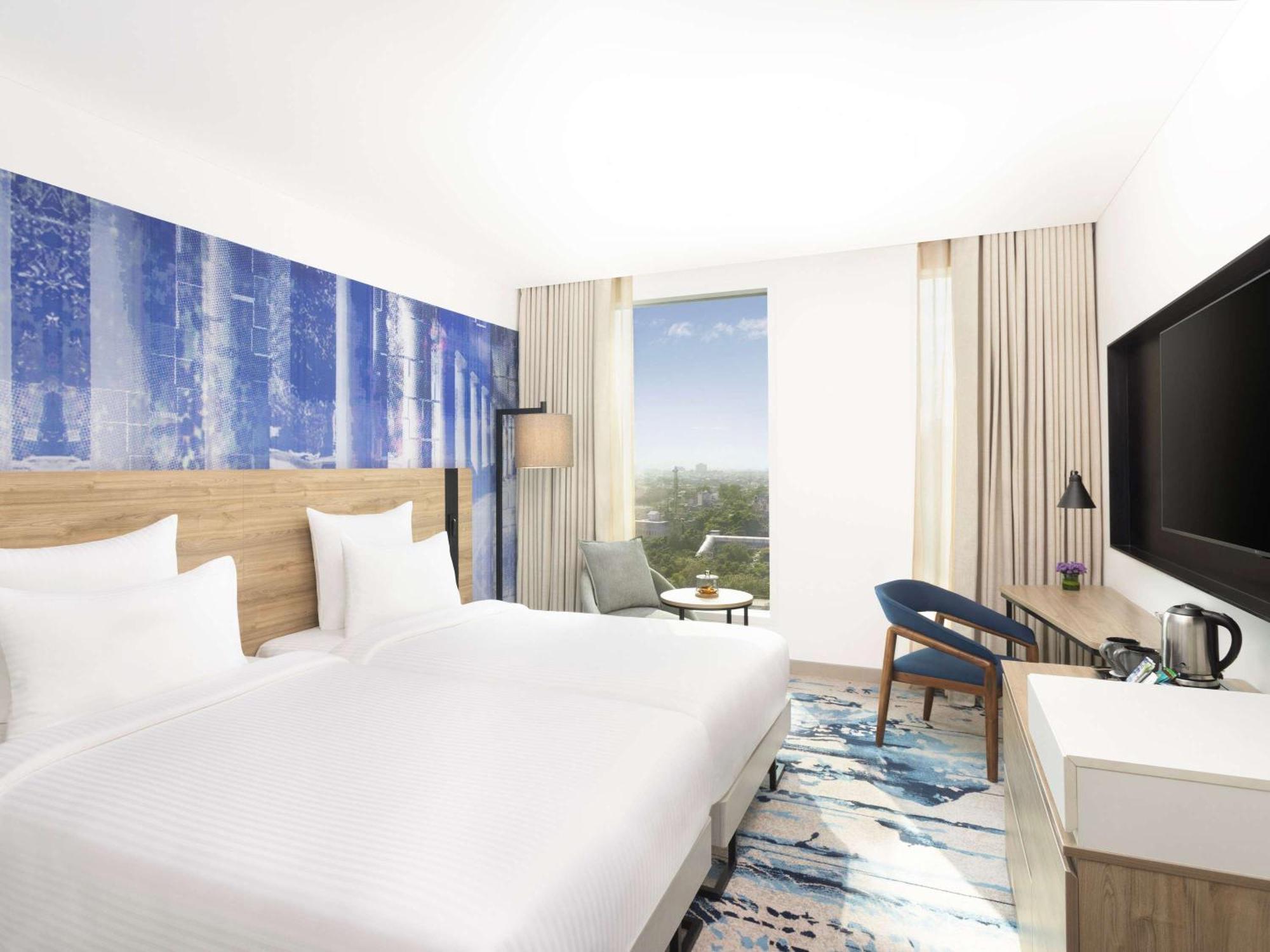 Novotel New Delhi City Centre Экстерьер фото