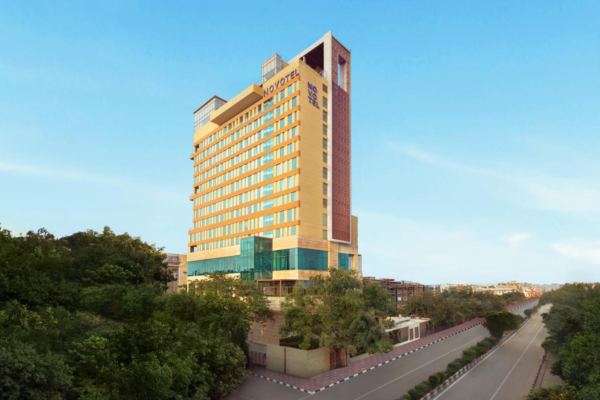 Novotel New Delhi City Centre Экстерьер фото