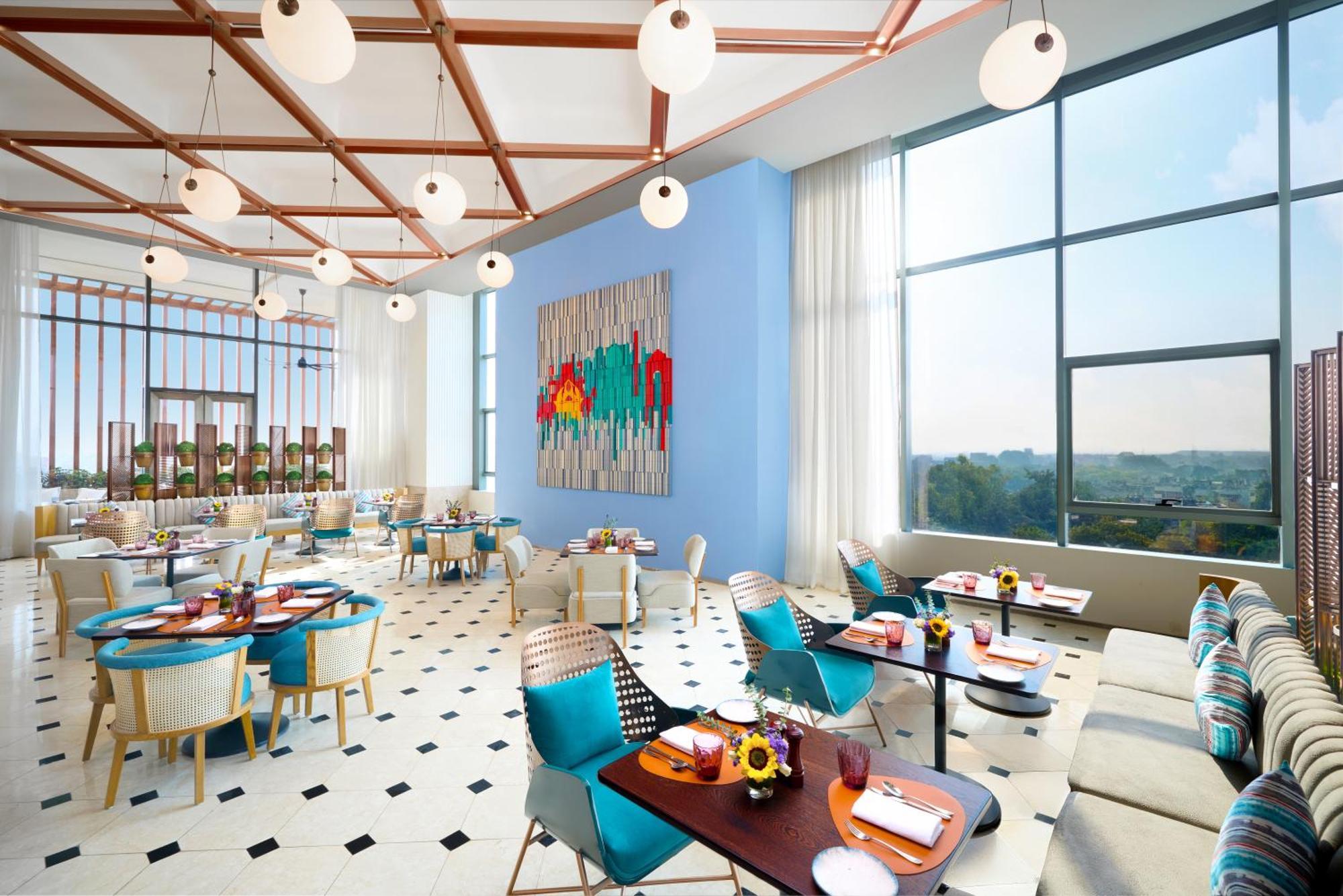 Novotel New Delhi City Centre Экстерьер фото