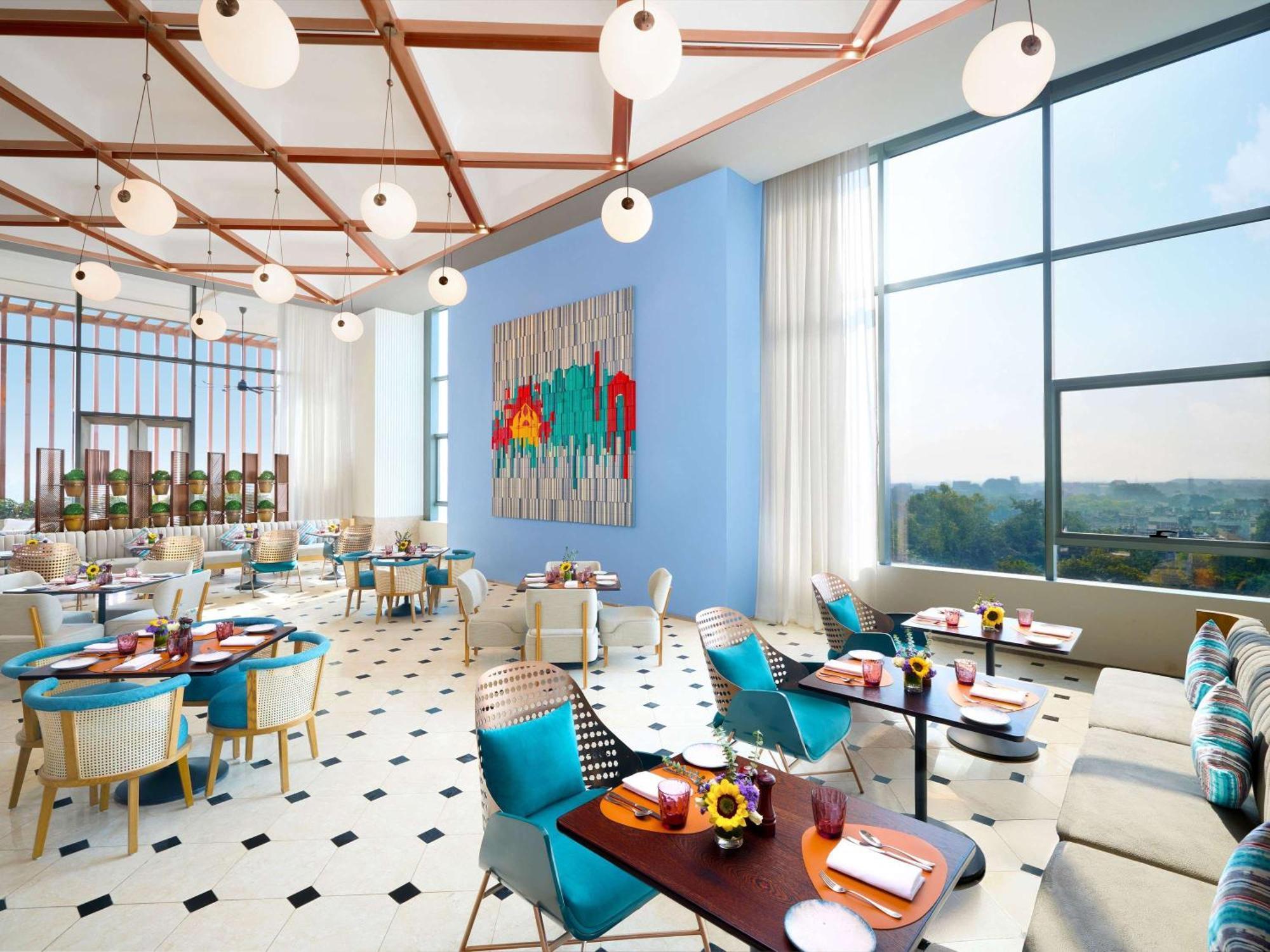 Novotel New Delhi City Centre Экстерьер фото