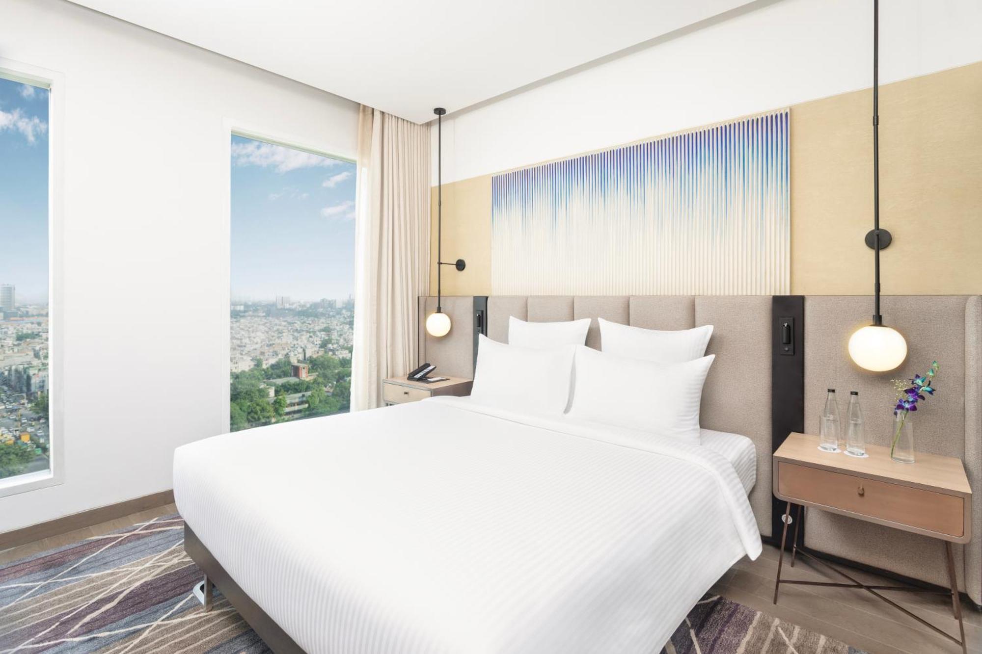 Novotel New Delhi City Centre Экстерьер фото