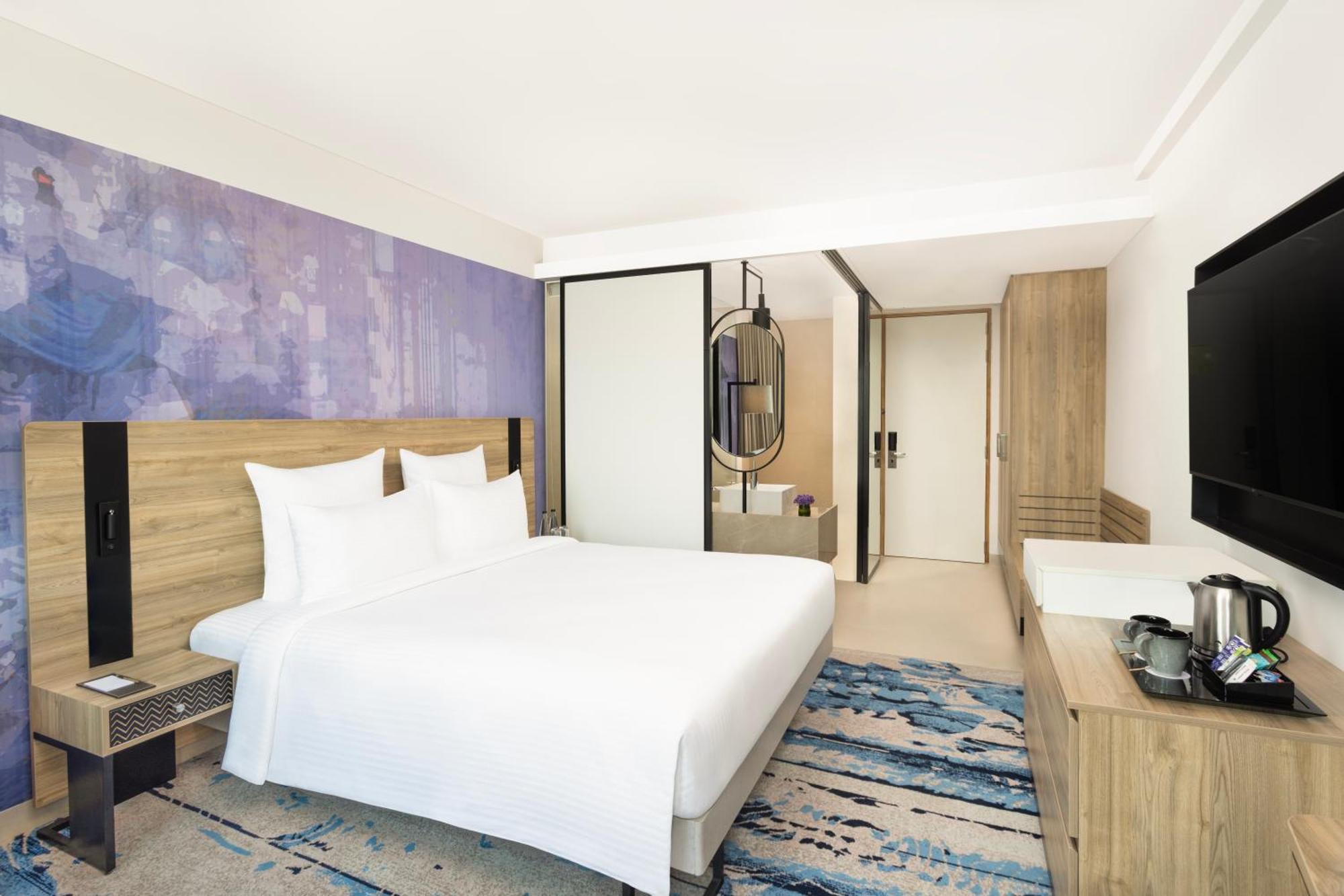 Novotel New Delhi City Centre Экстерьер фото