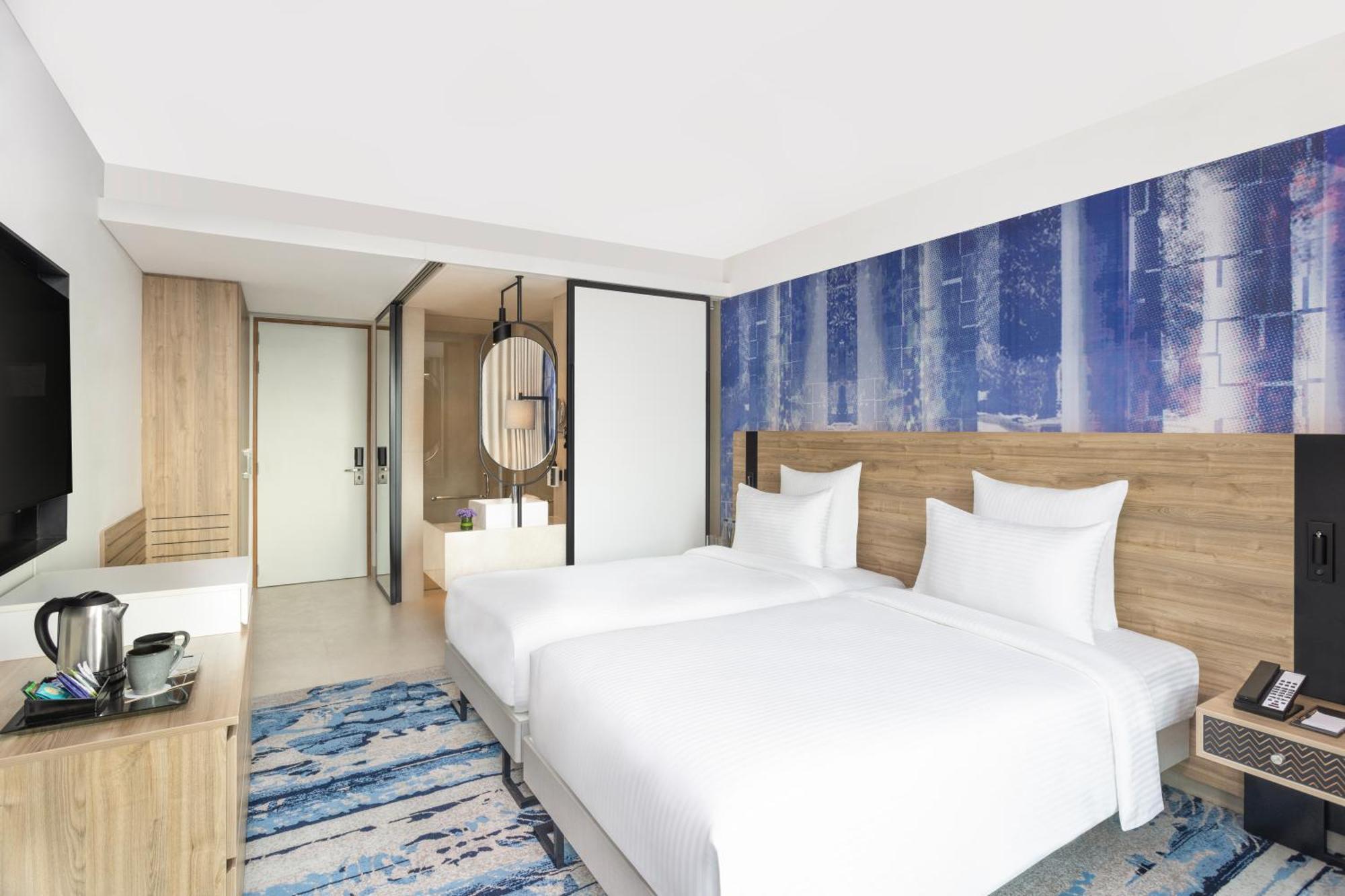 Novotel New Delhi City Centre Экстерьер фото