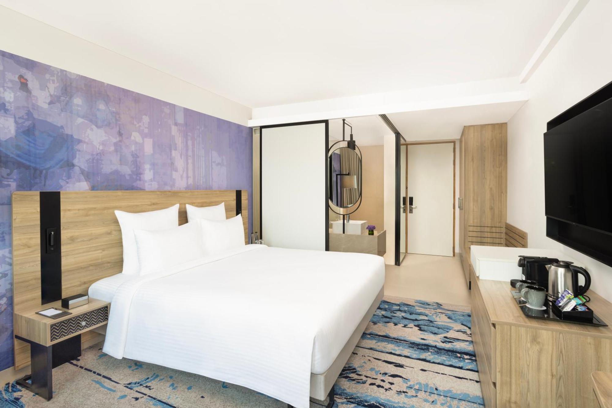 Novotel New Delhi City Centre Экстерьер фото