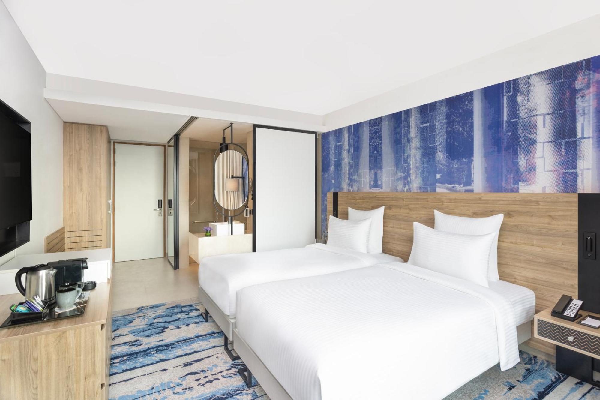 Novotel New Delhi City Centre Экстерьер фото